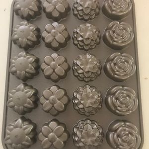 Nordic Ware Flower Petits Fours Pan